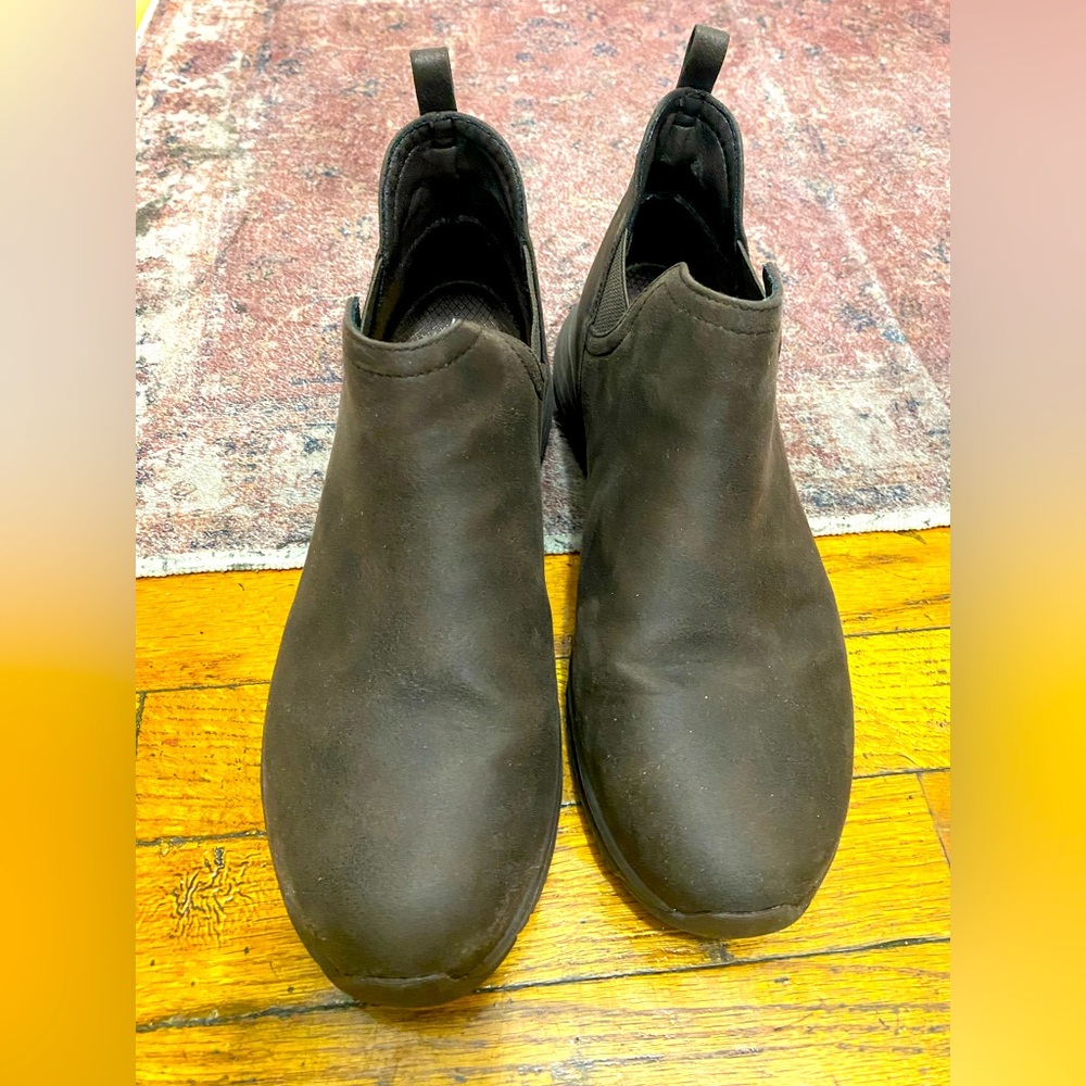 Skechers air cooled arch fit brown booties size 9